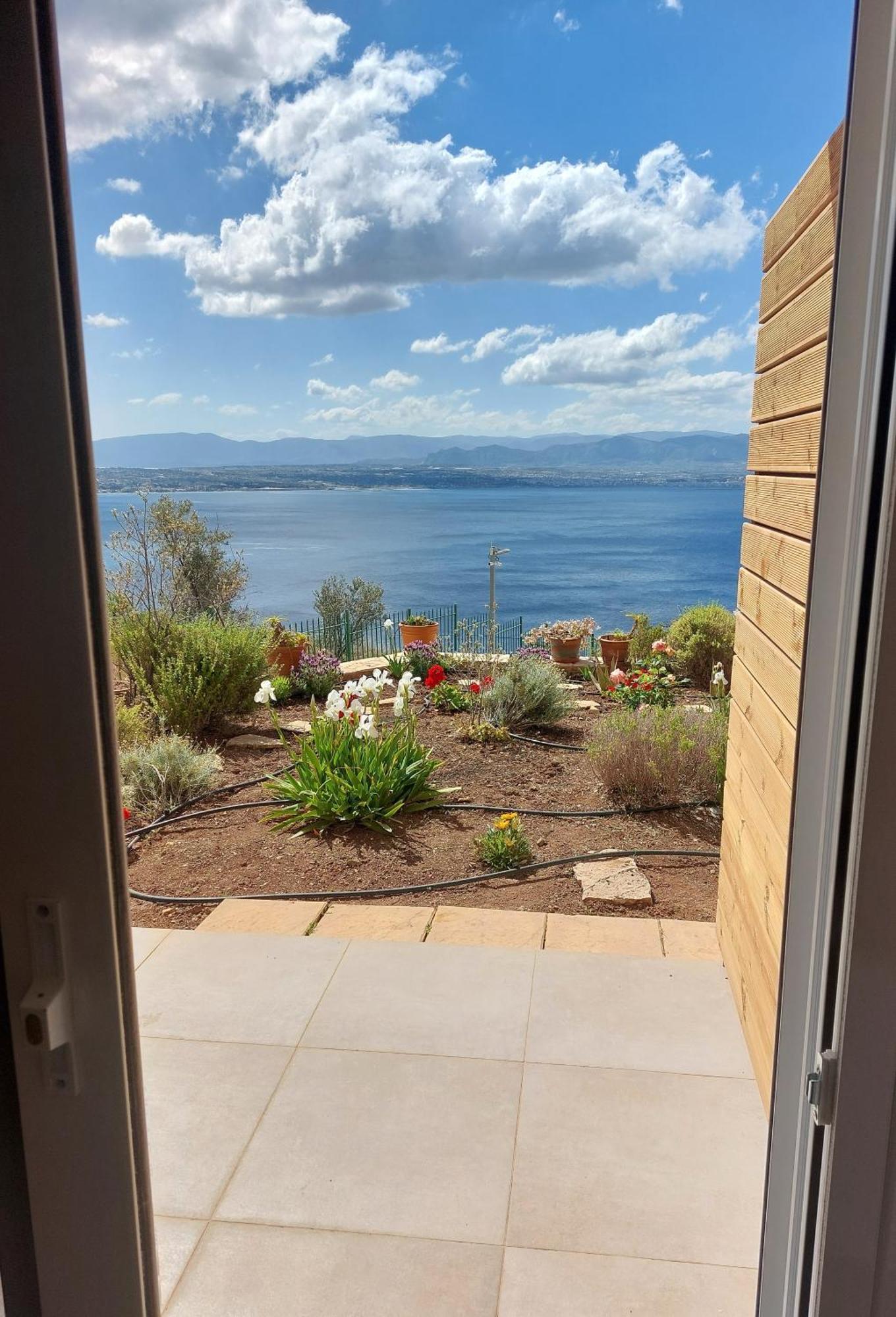 Aegean View Villa Лутраки Екстериор снимка